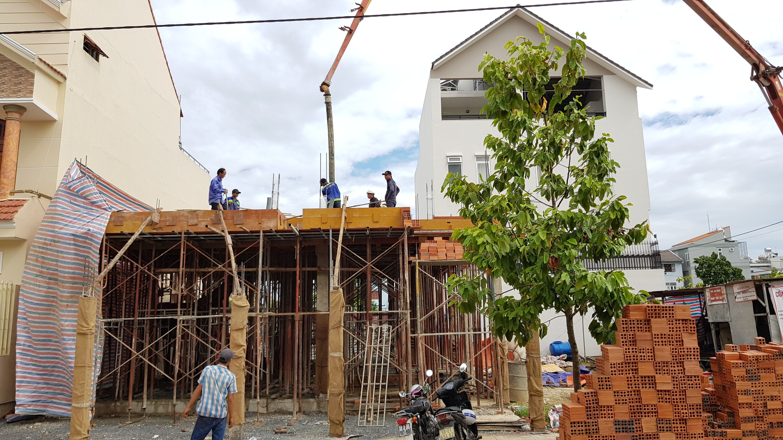 thi cong biet thu 2 tang o bien hoa buu long 2018 2 Hơn 12 mẫu nhà biệt thự 1 2 3 4 tầng ở Biên Hòa dự kiến hoàn thiện năm 2019