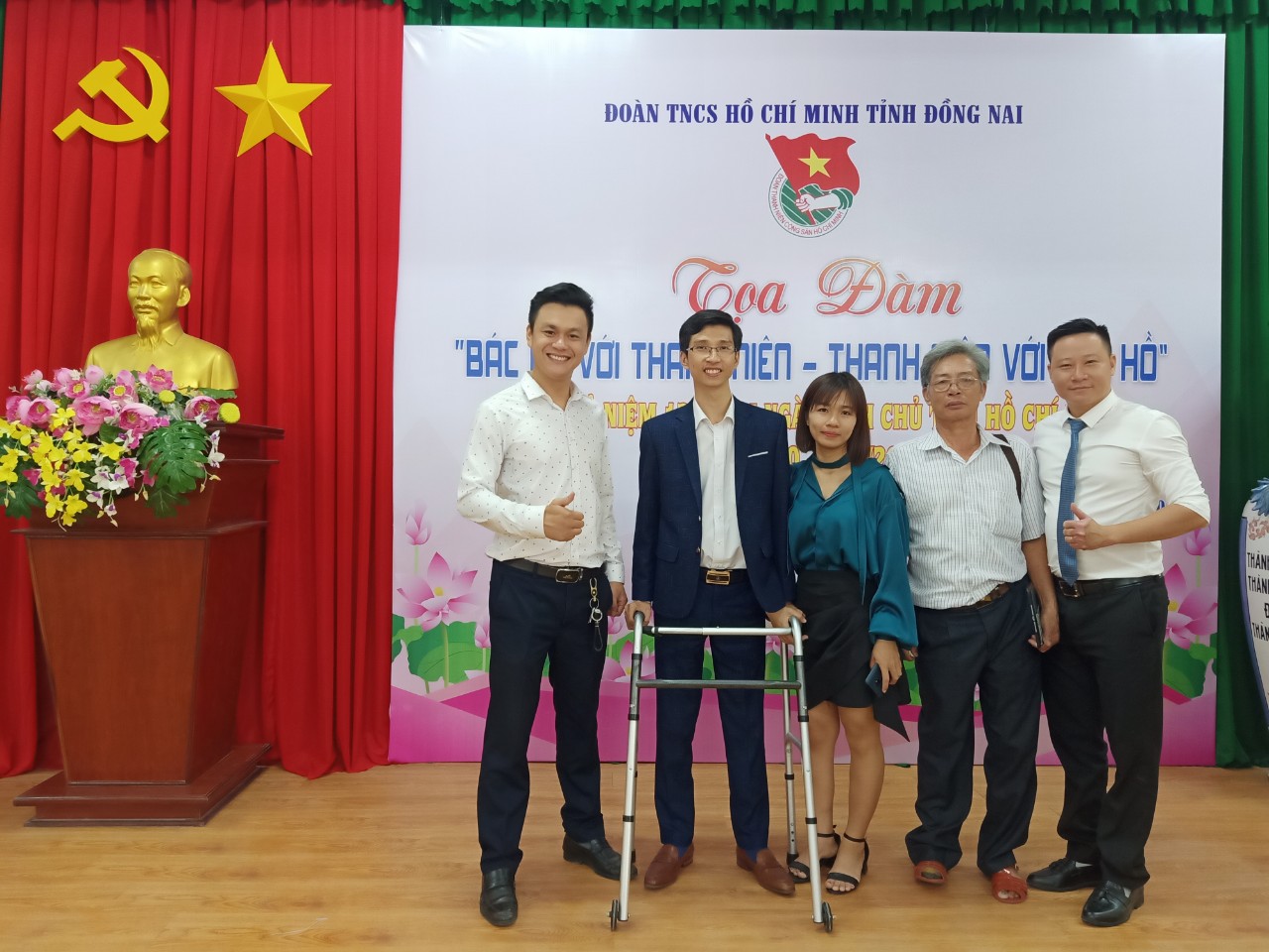 ceo nguyen ha vinatrends chia se thanh nien voi bac ho 12 CEO Nguyễn Ngọc Hà tham gia tọa đàm Bác Hồ Với Thanh Niên   Thanh Niên Với Bác Hồ mừng kỷ niệm 130 năm ngày sinh Chủ tịch Hồ Chí Minh