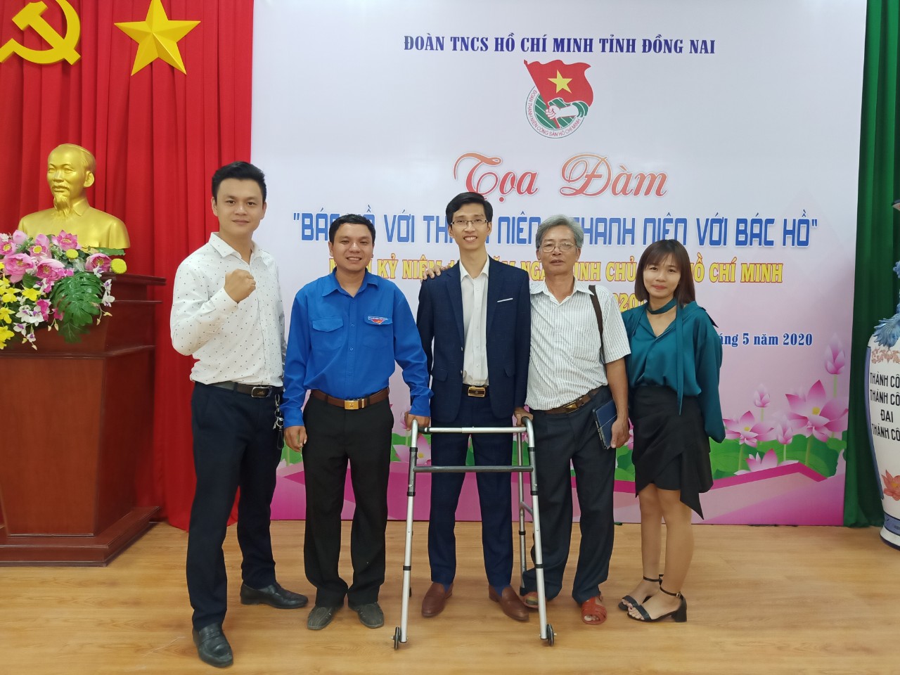 ceo nguyen ha vinatrends chia se thanh nien voi bac ho 3 CEO Nguyễn Ngọc Hà tham gia tọa đàm Bác Hồ Với Thanh Niên   Thanh Niên Với Bác Hồ mừng kỷ niệm 130 năm ngày sinh Chủ tịch Hồ Chí Minh